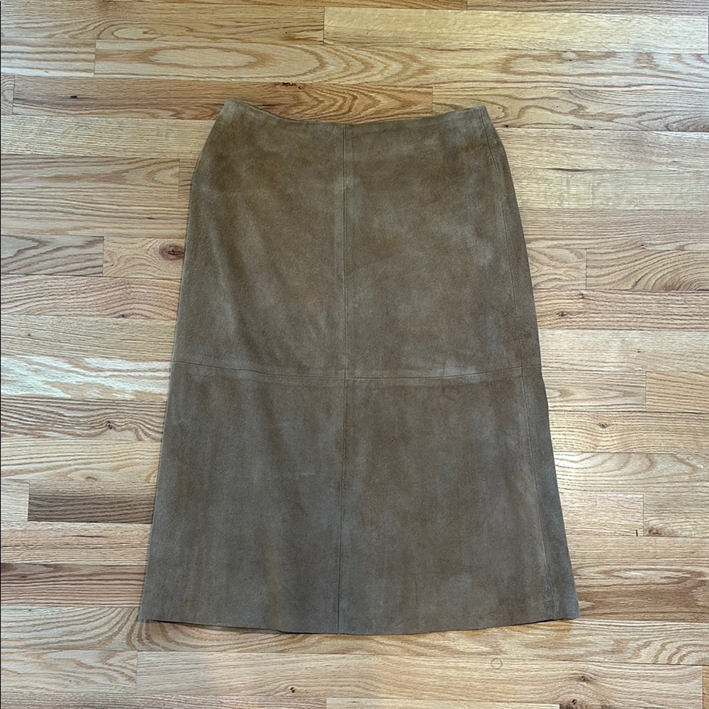 Beautiful United Colors of Benetton suede midi skirt